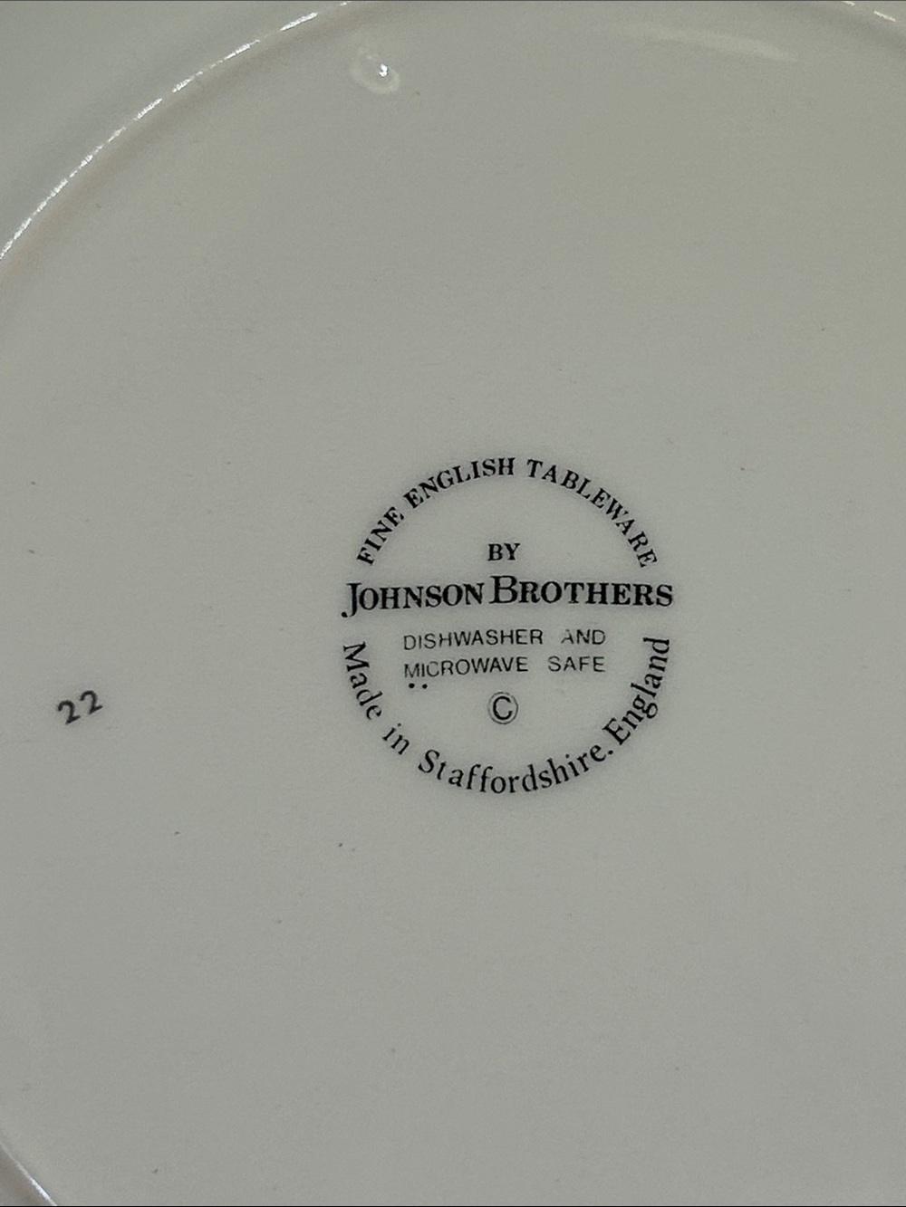 Johnson Brothers Victorian Christmas Rimmed Soup Bowl Set of 4 - Picture 3 of 6